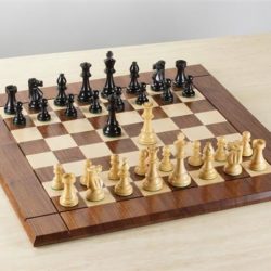 Heirloom Club Chess Set